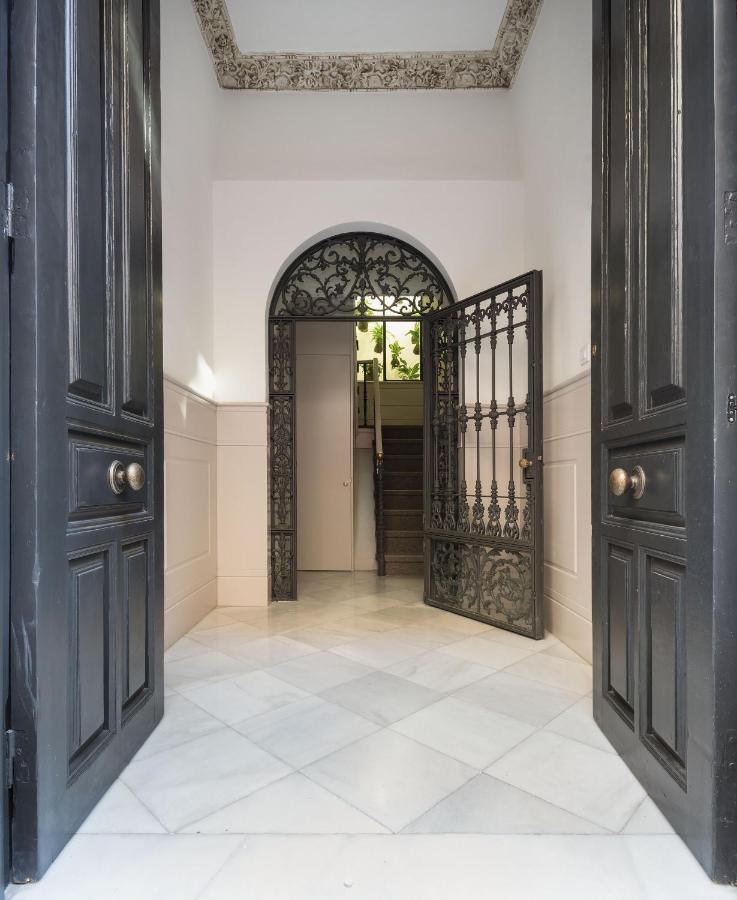 Puerta Catedral Holiday Suites Sevilla Buitenkant foto